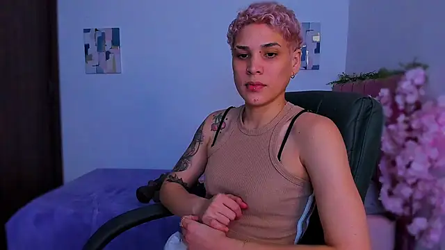 Snapshot of Charlee_pink chatting on December 18, 2025, 5:34 am Charlee pink online show from December 18, 2025, 5:34 am