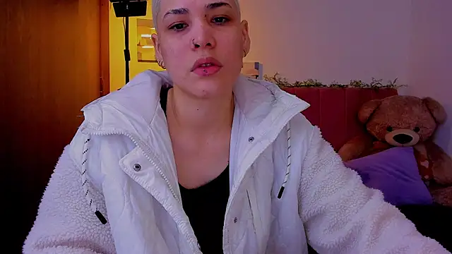 Charlee pink online show from April 5, 2026, 2:57 pm