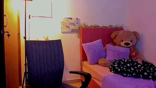 Charlee pink online show from March 24, 2026, 7:36 pm