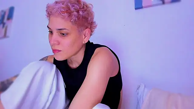 Snapshot of Charlee_pink chatting on December 21, 2025, 4:14 am Charlee pink online show from December 21, 2025, 4:14 am