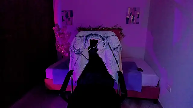 Charlee pink online show from October 10, 2025, 2:07 pm