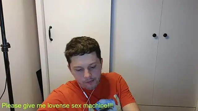 Snapshot of BigL0ve chatting on February 24, 2026, 3:02 pm BigL0ve online show from February 24, 2026, 3:02 pm