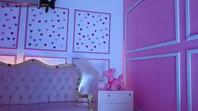 Snapshot of ailen_t chatting on November 6, 2025, 8:18 am ailen t online show from November 6, 2025, 8:18 am