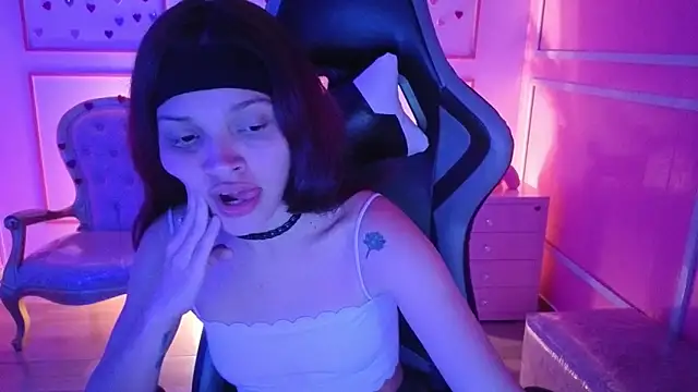 Snapshot of ailen_t chatting on November 5, 2025, 2:36 am ailen t online show from November 5, 2025, 2:36 am