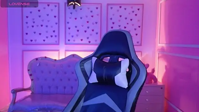 Snapshot of ailen_t chatting on October 19, 2025, 2:47 am ailen t online show from October 19, 2025, 2:47 am