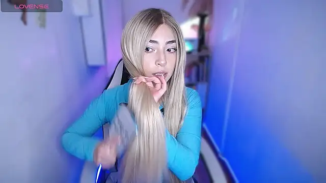 channel blonde a online show from December 3, 2025, 9:25 pm