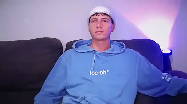 Jamesss   online show from February 21, 2025, 3:56 am