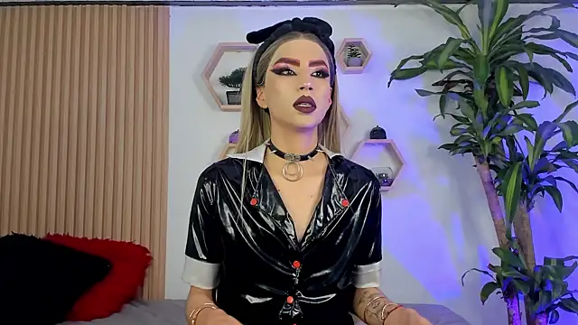 BrianaSchafer online show from October 21, 2025, 5:23 pm