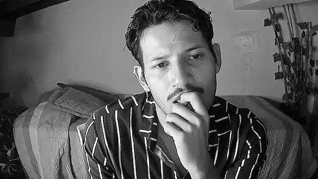 Nicholasrodrii online show from June 20, 2026, 12:15 am