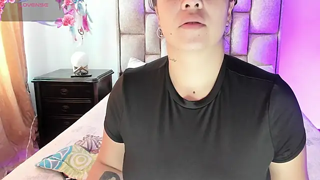 Snapshot of brianaGuzman chatting on October 16, 2025, 5:32 pm brianaGuzman online show from October 16, 2025, 5:32 pm