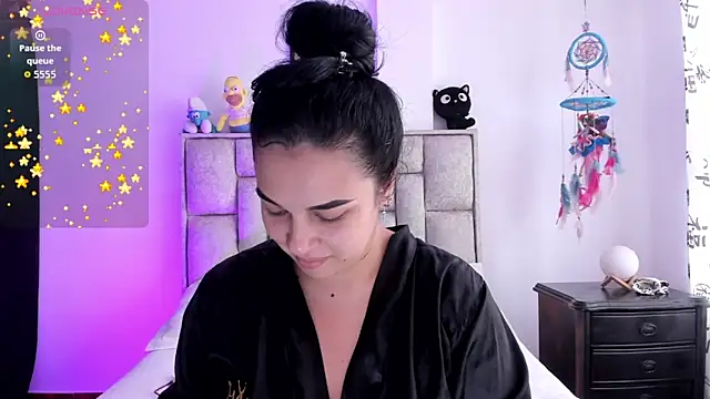 Snapshot of brianaGuzman chatting on November 16, 2025, 6:23 pm brianaGuzman online show from November 16, 2025, 6:23 pm