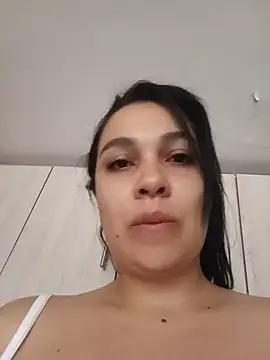 brianaGuzman online show from July 4, 2026, 4:11 pm