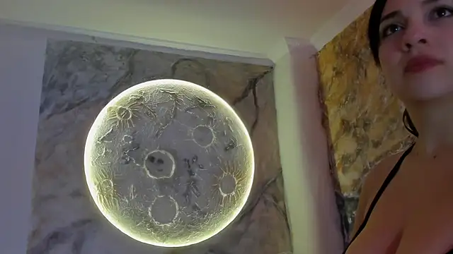 Snapshot of brianaGuzman chatting on March 18, 2025, 1:01 pm brianaGuzman online show from March 18, 2025, 1:01 pm