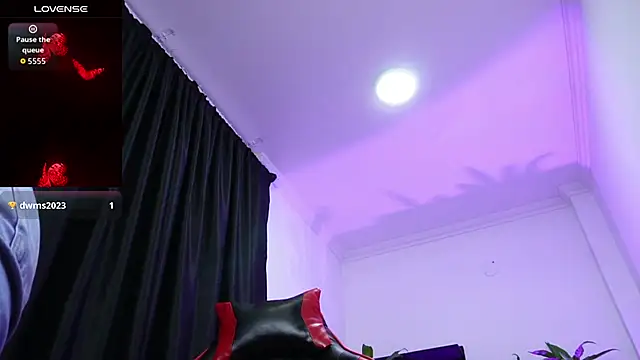 Snapshot of amy_fox2 chatting on November 14, 2025, 2:21 pm amy fox2 online show from November 14, 2025, 2:21 pm