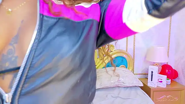 Snapshot of SalomeRestrepo chatting on September 28, 2025, 5:03 am SalomeRestrepo online show from September 28, 2025, 5:03 am