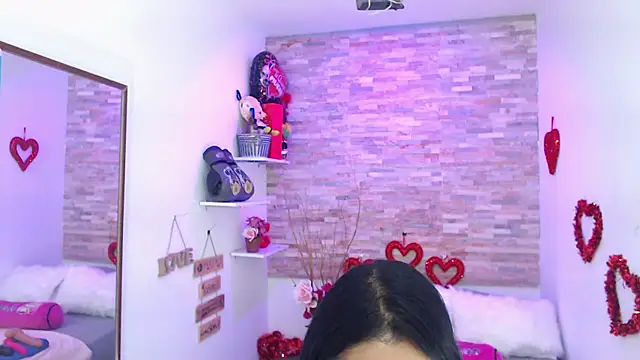 CindyWilliams  online show from March 15, 2025, 5:37 pm