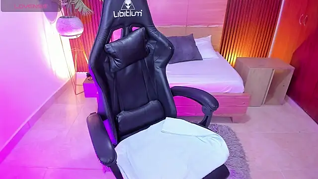 irantzu hank online show from February 10, 2025, 7:28 pm