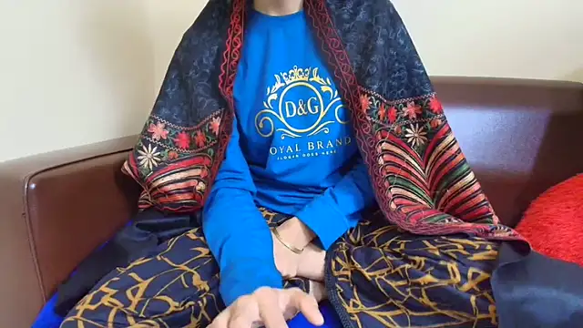 Srabontii online show from November 28, 2025, 8:42 pm