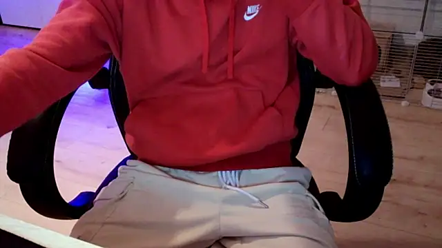 Snapshot of ElViko11 chatting on November 8, 2025, 12:14 am ElViko11 online show from November 8, 2025, 12:14 am