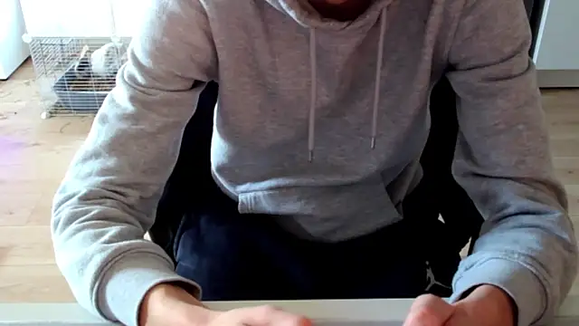 Snapshot of ElViko11 chatting on March 20, 2026, 8:04 am ElViko11 online show from March 20, 2026, 8:04 am