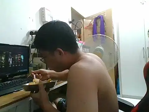 Snapshot of shyboymasturbation chatting on January 27, 2025, 11:32 am shyboymasturbation online show from January 27, 2025, 11:32 am