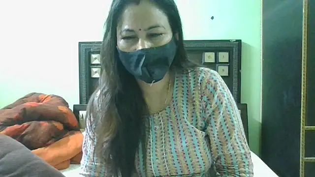 Snapshot of couplesuni chatting on March 9, 2025, 5:33 am couplesuni online show from March 9, 2025, 5:33 am