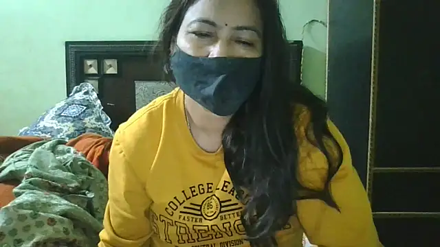 couplesuni online show from February 3, 2026, 6:33 am