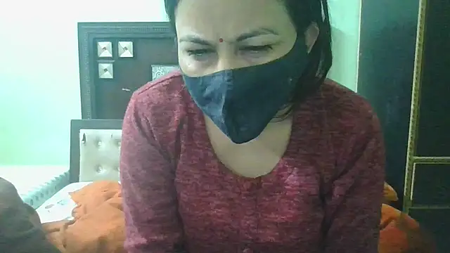 Snapshot of couplesuni chatting on February 27, 2025, 6:35 am couplesuni online show from February 27, 2025, 6:35 am