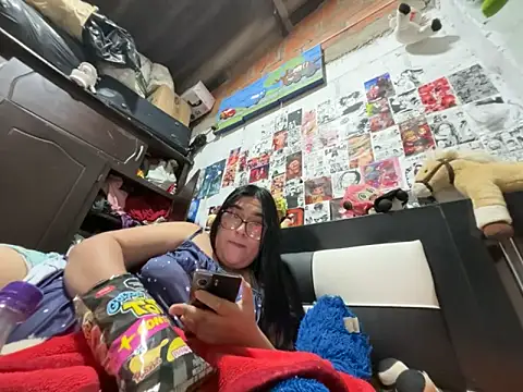 dafne19  online show from April 3, 2026, 5:36 am