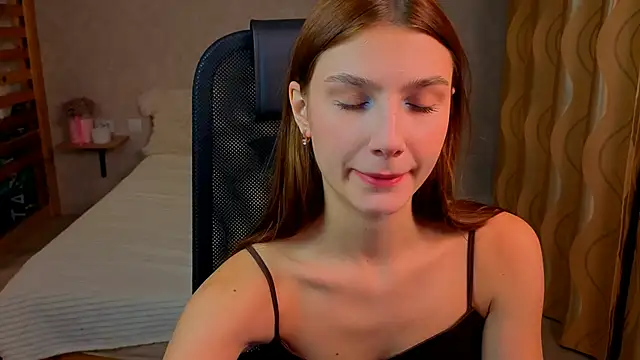 AnaHoney online show from November 4, 2025, 8:07 am