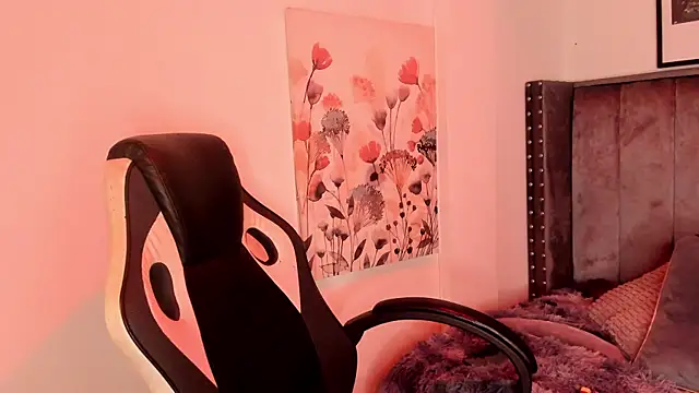 Alaia Cute online show from December 23, 2025, 3:50 am