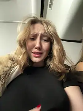 Sophie Avory online show from April 3, 2026, 6:47 pm