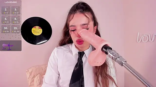 LosAlicee online show from October 22, 2025, 7:02 pm