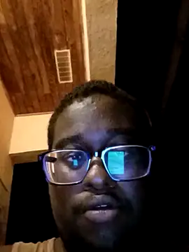 Snapshot of Jeanlaurent972 chatting on October 31, 2025, 10:27 pm Jeanlaurent972 online show from October 31, 2025, 10:27 pm