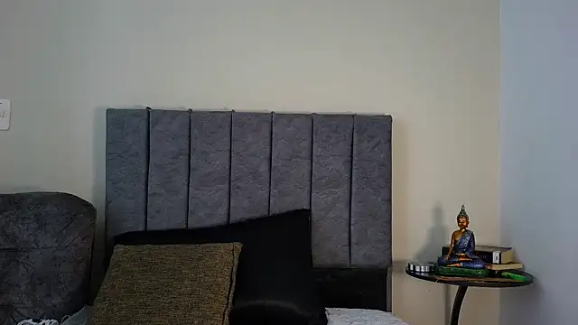 GabrielaMK online show from October 22, 2025, 11:53 am