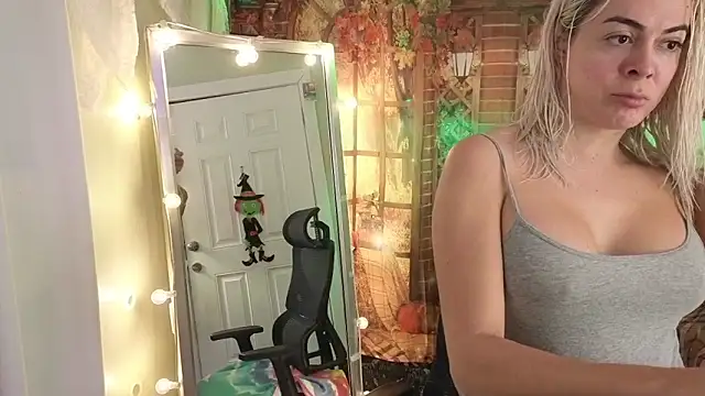 cunty tranny lydia online show from October 14, 2025, 3:51 am