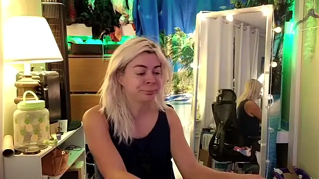 cunty tranny lydia online show from October 1, 2025, 4:50 am