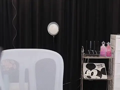 Nuyoah-77 online show from October 21, 2025, 4:28 pm