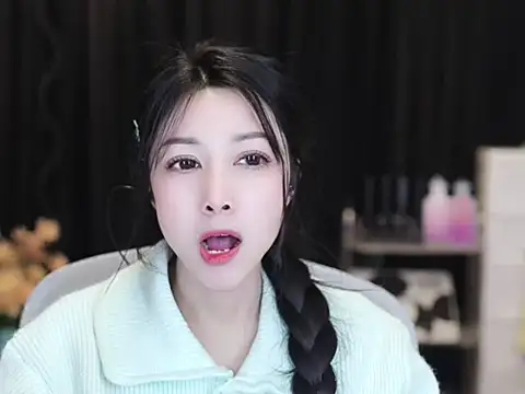 Nuyoah-77 online show from January 10, 2026, 1:17 pm