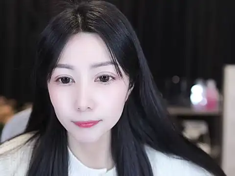 Nuyoah-77 online show from December 22, 2025, 2:39 pm