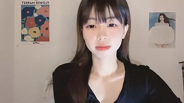 -Hottie online show from December 5, 2025, 4:05 pm