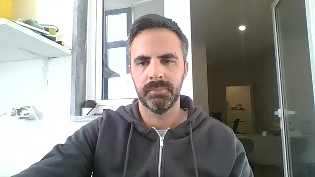 Genntle online show from November 3, 2025, 10:52 am