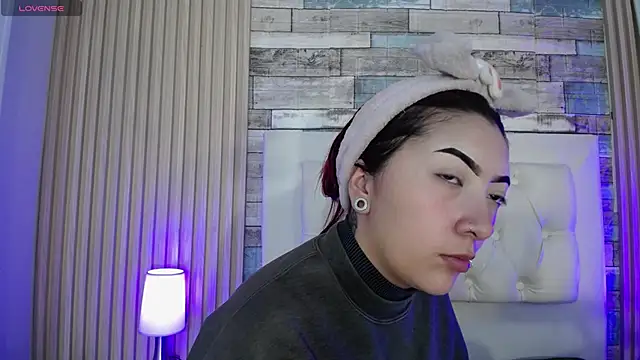 Mia Rinn online show from February 19, 2026, 7:00 pm