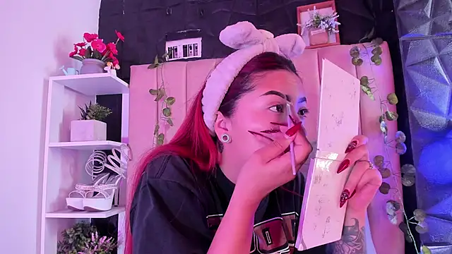 Mia Rinn online show from February 5, 2026, 1:18 pm