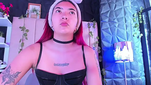 Mia Rinn online show from February 11, 2026, 12:27 pm