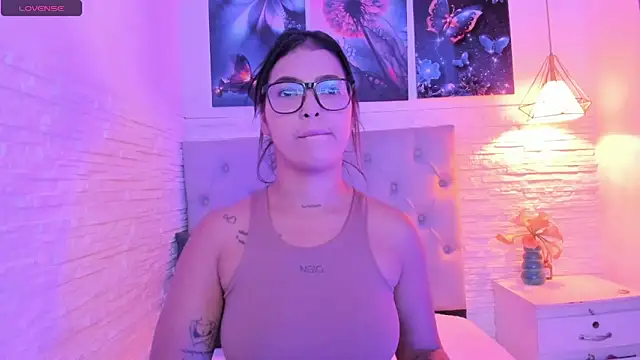 graceymilf666 online show from March 18, 2025, 11:22 am