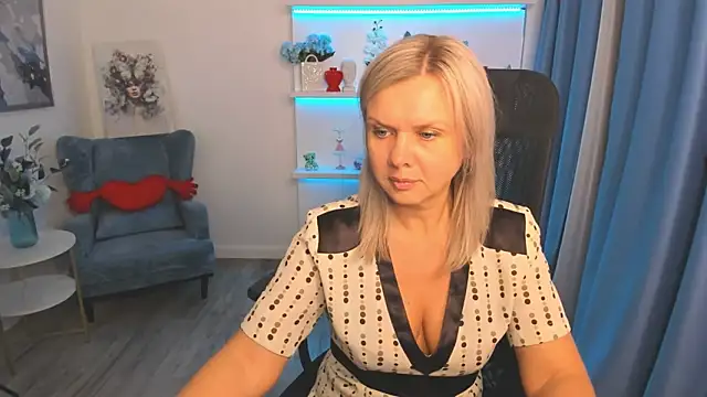 AgathaKlouin online show from March 5, 2026, 7:10 pm