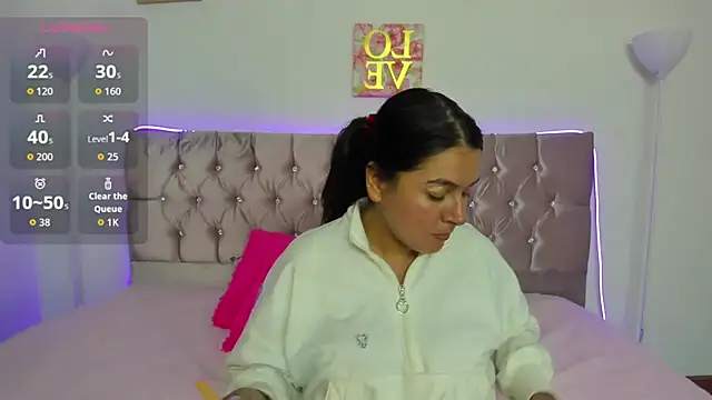 Snapshot of Alice_Summer1 chatting on February 26, 2026, 10:10 pm Alice Summer1 online show from February 26, 2026, 10:10 pm