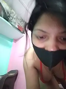 Hotty-Divya online show from May 18, 2026, 4:07 am