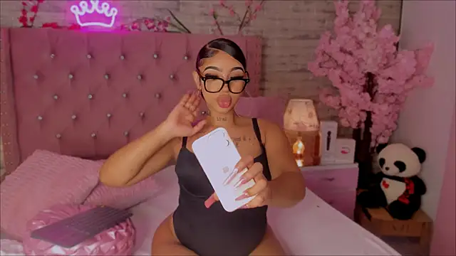 Mia Jansen online show from September 28, 2025, 1:29 pm